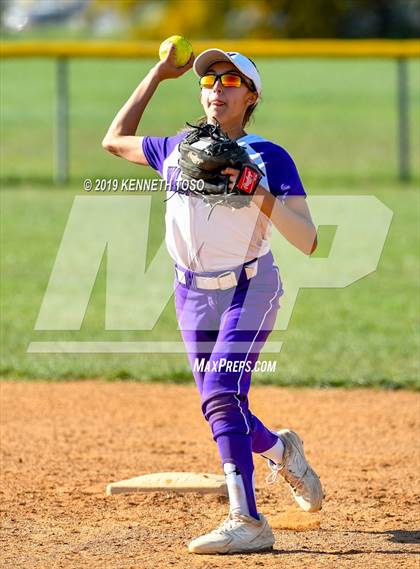 Thumbnail 3 in Warren vs O'Connor photogallery.