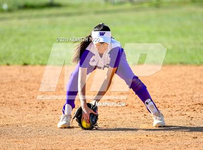 Thumbnail 2 in Warren vs O'Connor photogallery.