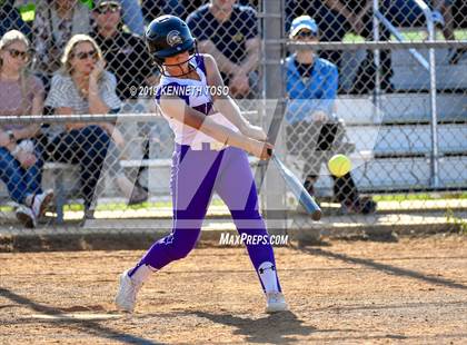 Thumbnail 3 in Warren vs O'Connor photogallery.