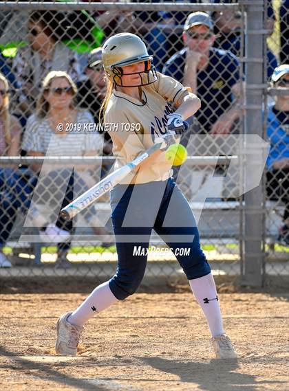 Thumbnail 2 in Warren vs O'Connor photogallery.