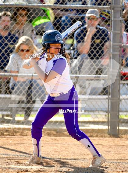 Thumbnail 3 in Warren vs O'Connor photogallery.