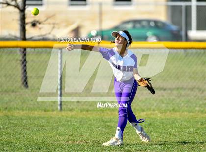 Thumbnail 3 in Warren vs O'Connor photogallery.
