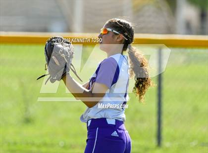 Thumbnail 2 in Warren vs O'Connor photogallery.