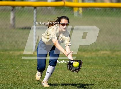 Thumbnail 2 in Warren vs O'Connor photogallery.