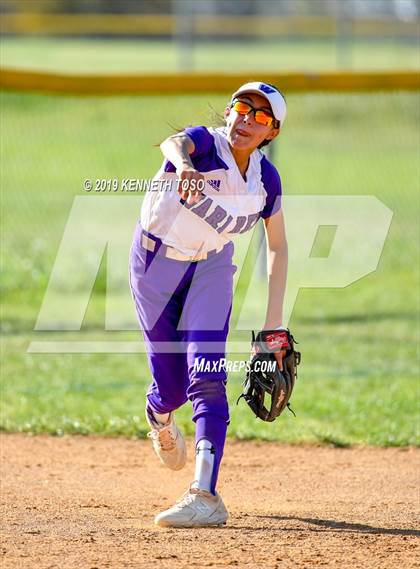 Thumbnail 3 in Warren vs O'Connor photogallery.