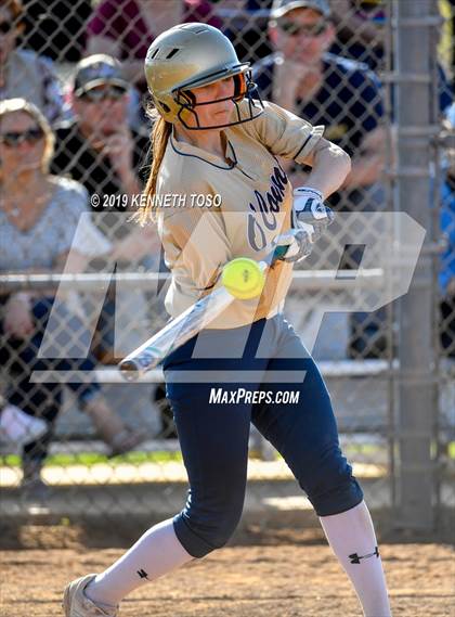 Thumbnail 3 in Warren vs O'Connor photogallery.