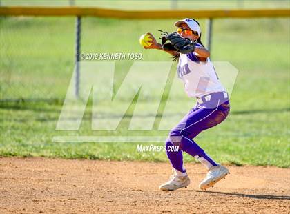 Thumbnail 3 in Warren vs O'Connor photogallery.