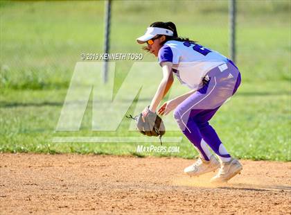 Thumbnail 2 in Warren vs O'Connor photogallery.