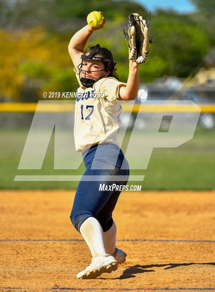 Thumbnail 1 in Warren vs O'Connor photogallery.