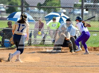 Thumbnail 2 in Warren vs O'Connor photogallery.