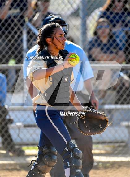 Thumbnail 3 in Warren vs O'Connor photogallery.