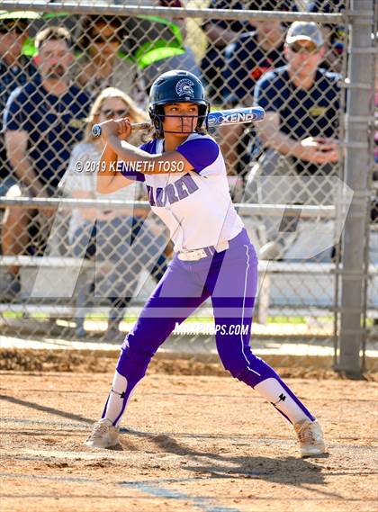 Thumbnail 2 in Warren vs O'Connor photogallery.