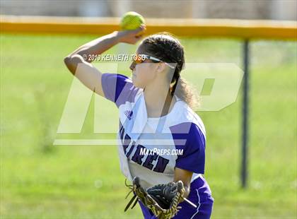 Thumbnail 3 in Warren vs O'Connor photogallery.