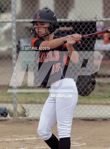 Thumbnail 2 in Lincoln vs Franklin photogallery.