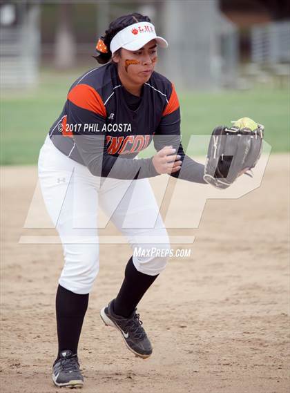 Thumbnail 2 in Lincoln vs Franklin photogallery.