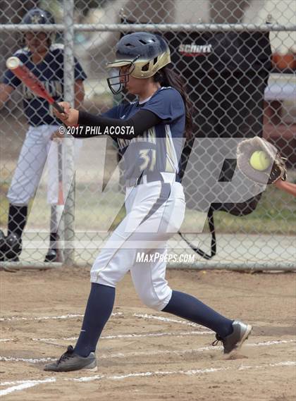 Thumbnail 1 in Lincoln vs Franklin photogallery.