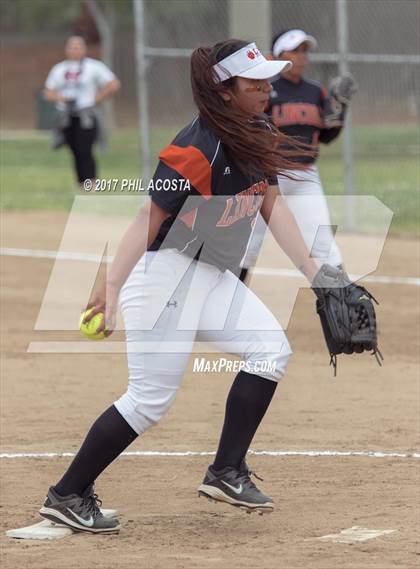 Thumbnail 1 in Lincoln vs Franklin photogallery.