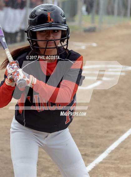 Thumbnail 3 in Lincoln vs Franklin photogallery.