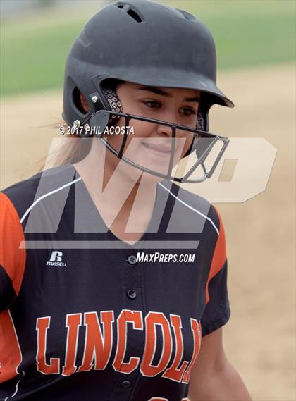 Thumbnail 1 in Lincoln vs Franklin photogallery.