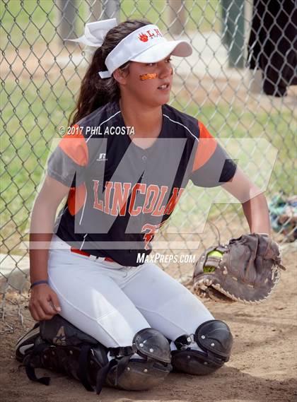 Thumbnail 2 in Lincoln vs Franklin photogallery.