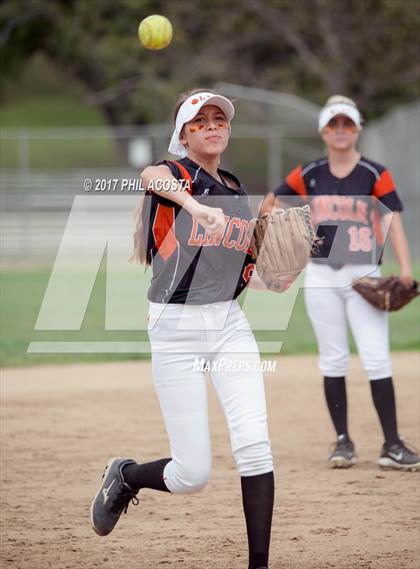 Thumbnail 2 in Lincoln vs Franklin photogallery.