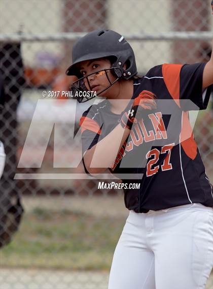 Thumbnail 3 in Lincoln vs Franklin photogallery.