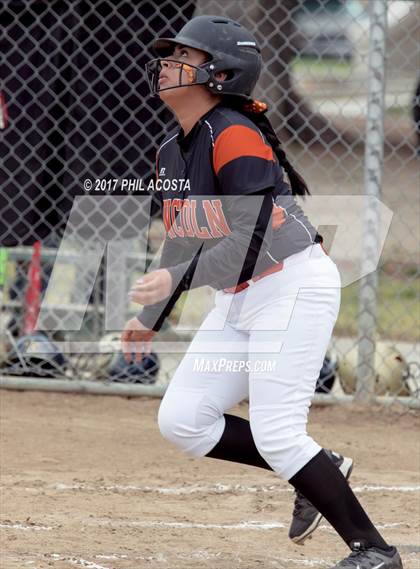 Thumbnail 2 in Lincoln vs Franklin photogallery.