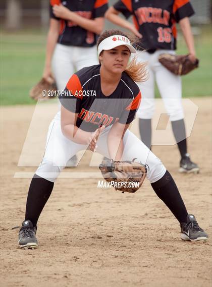 Thumbnail 3 in Lincoln vs Franklin photogallery.