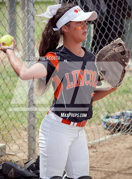 Thumbnail 3 in Lincoln vs Franklin photogallery.