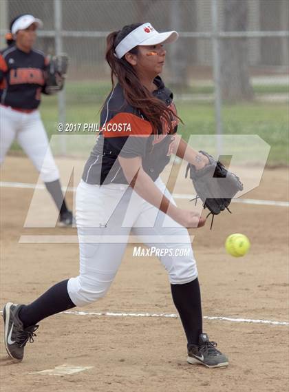 Thumbnail 3 in Lincoln vs Franklin photogallery.