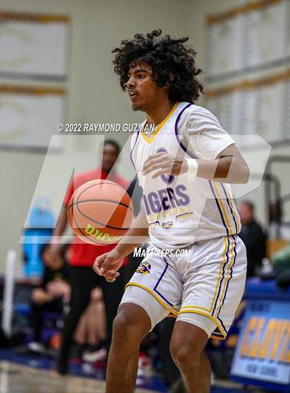 Thumbnail 1 in Centennial vs. Lemoore photogallery.