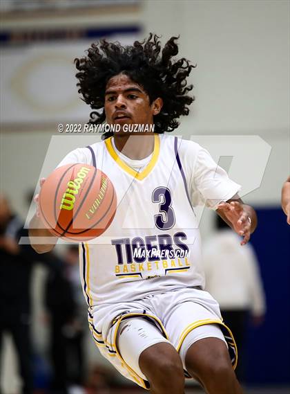 Thumbnail 3 in Centennial vs. Lemoore photogallery.