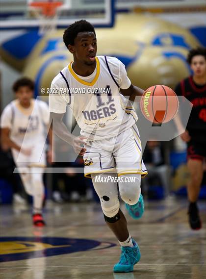 Thumbnail 2 in Centennial vs. Lemoore photogallery.