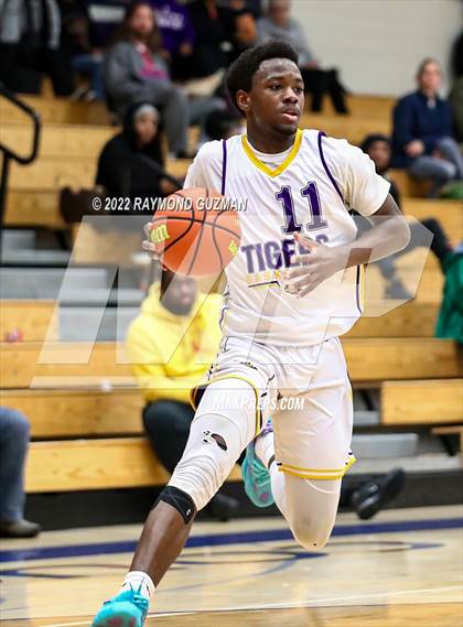 Thumbnail 2 in Centennial vs. Lemoore photogallery.