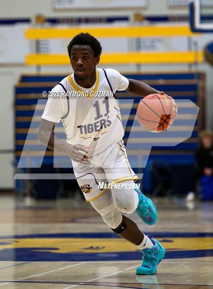 Thumbnail 2 in Centennial vs. Lemoore photogallery.