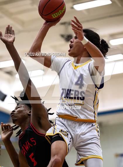 Thumbnail 1 in Centennial vs. Lemoore photogallery.