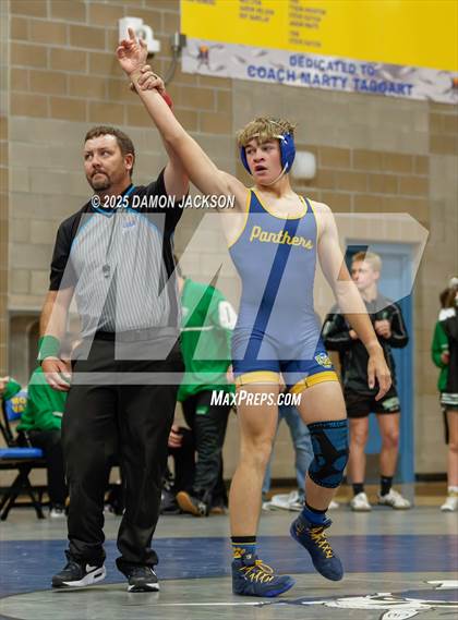 Thumbnail 3 in JV: Pahranagat Valley @ Virgin Valley (Duels @ Moapa Valley) photogallery.