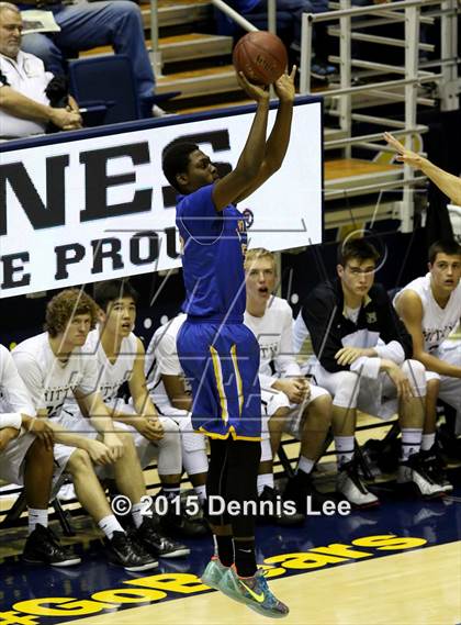Thumbnail 3 in Archbishop Mitty vs. La Mirada (CIF State D2 Final) photogallery.