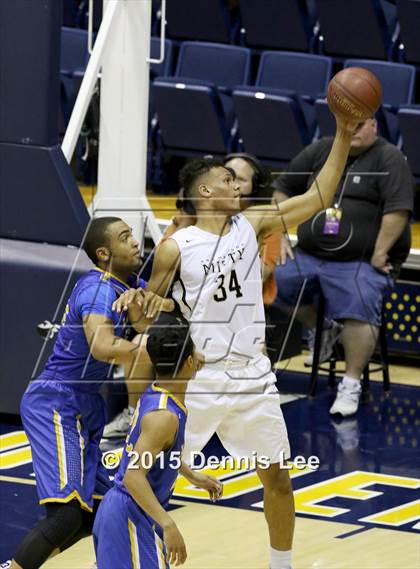 Thumbnail 2 in Archbishop Mitty vs. La Mirada (CIF State D2 Final) photogallery.