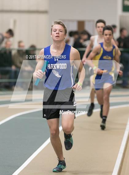 Thumbnail 2 in NC Runners Holiday Invitational photogallery.
