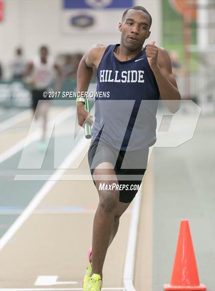 Thumbnail 3 in NC Runners Holiday Invitational photogallery.