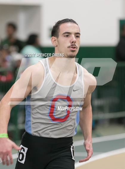 Thumbnail 1 in NC Runners Holiday Invitational photogallery.