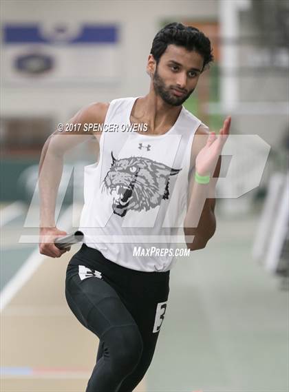 Thumbnail 3 in NC Runners Holiday Invitational photogallery.