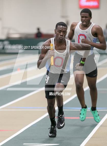 Thumbnail 2 in NC Runners Holiday Invitational photogallery.