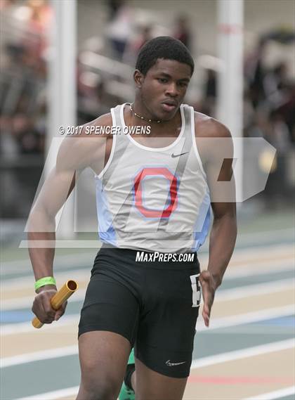 Thumbnail 1 in NC Runners Holiday Invitational photogallery.