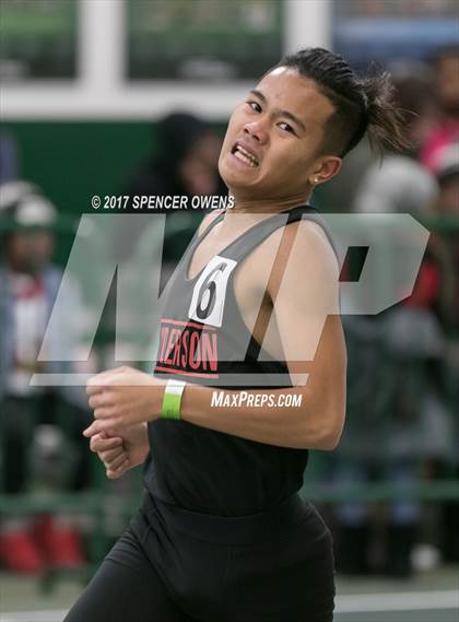Thumbnail 3 in NC Runners Holiday Invitational photogallery.