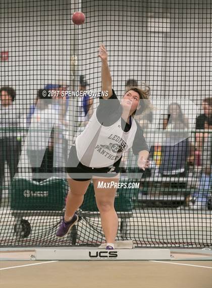 Thumbnail 3 in NC Runners Holiday Invitational photogallery.