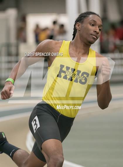 Thumbnail 1 in NC Runners Holiday Invitational photogallery.
