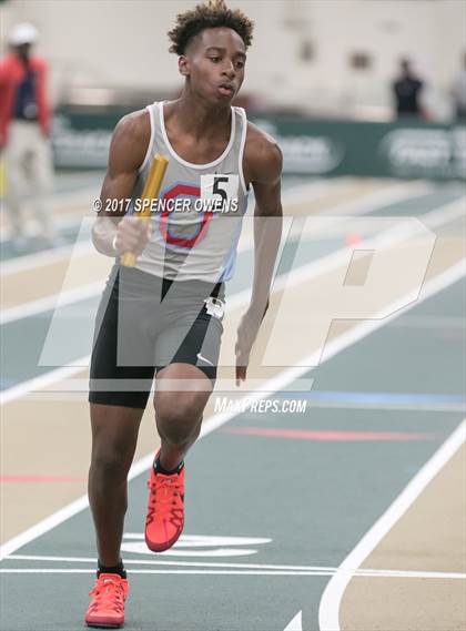 Thumbnail 2 in NC Runners Holiday Invitational photogallery.