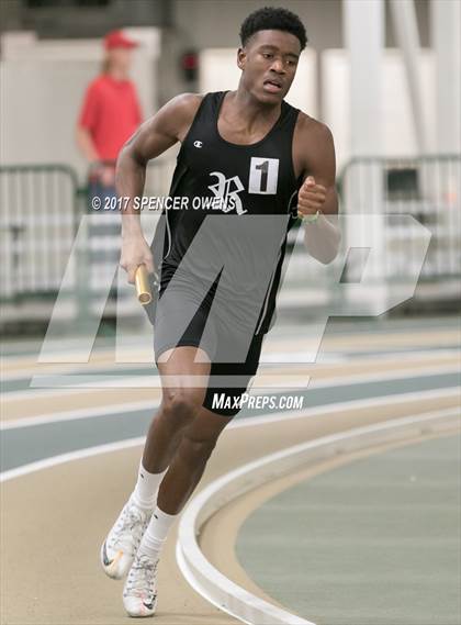 Thumbnail 3 in NC Runners Holiday Invitational photogallery.